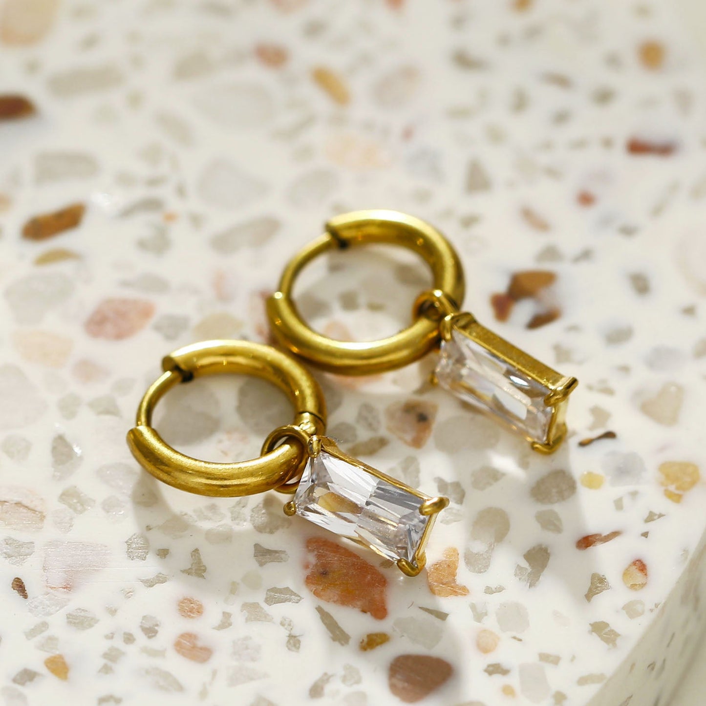 CACA Gold : Boucles d'oreilles créoles avec cristaux transparents, style vintage
