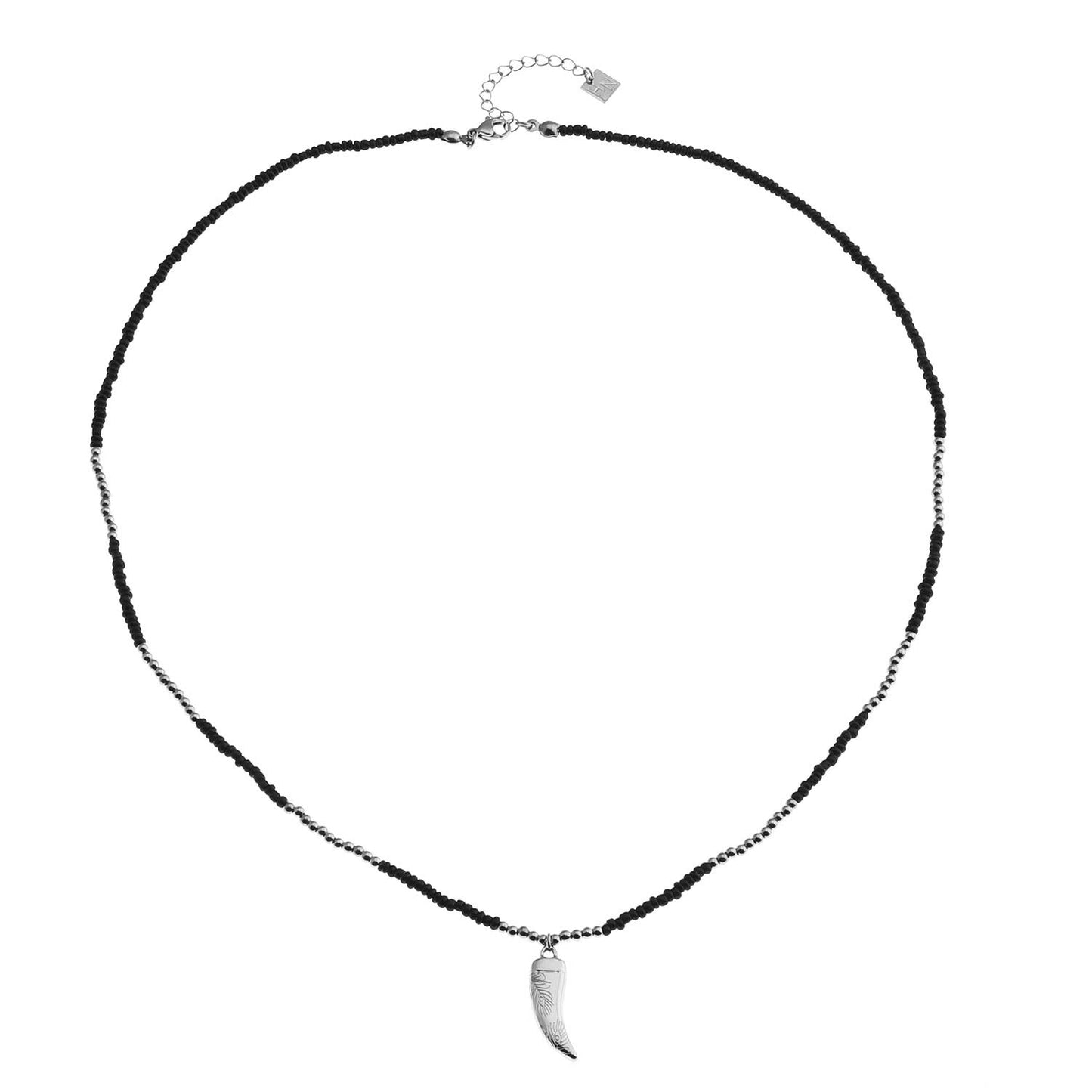 RITA Collier chaîne perlé noir et argent avec pendentif dent argent gravé