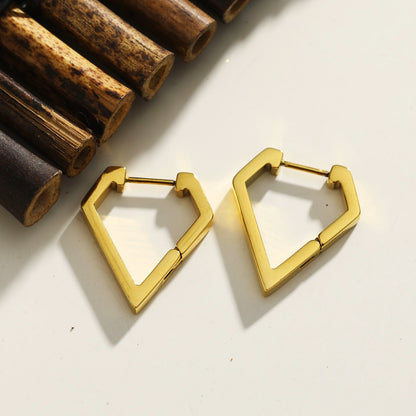 CAGLIARI: Boucles d'oreilles créoles contemporaines en forme de triangle en or