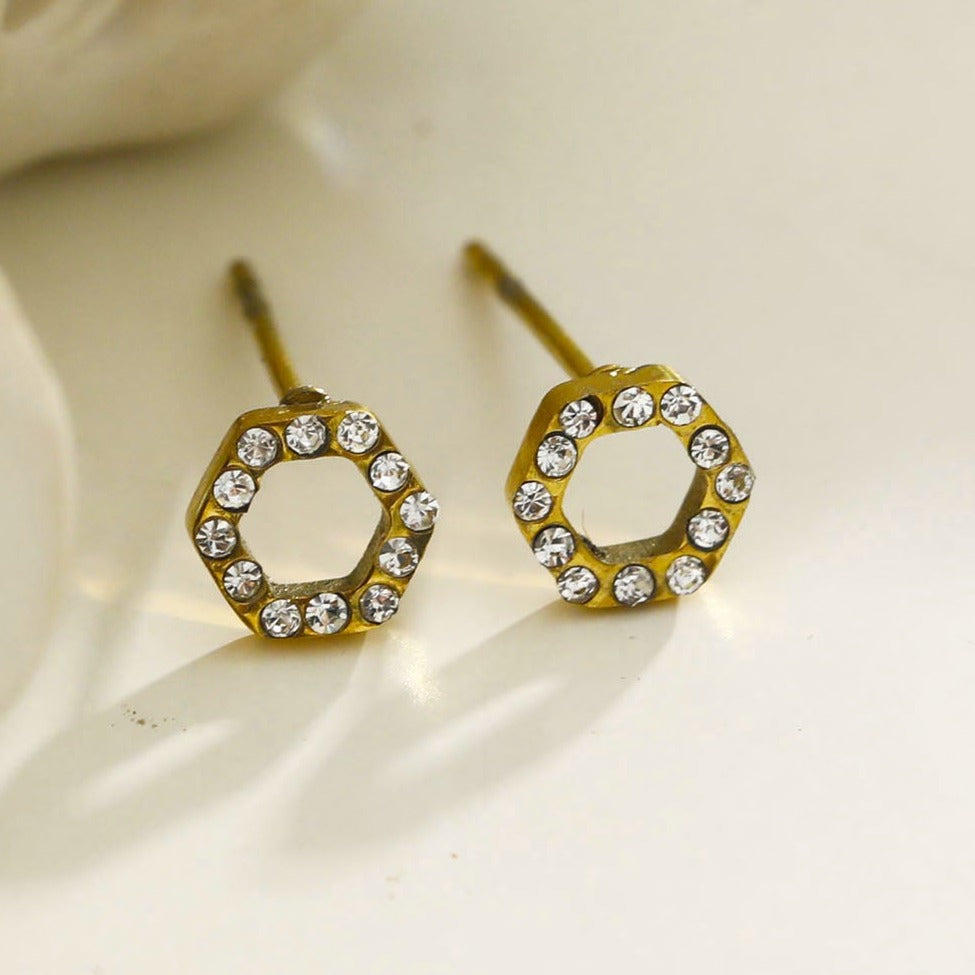 ELSA Gold : Boucles d'oreilles clous hexagonales en zircone