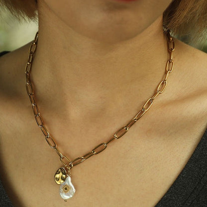 Collier chaîne RYANN avec duo de mini pendentifs.