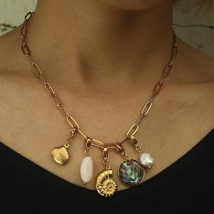 DALIA : Collier essentiel en maillons trombone dorés