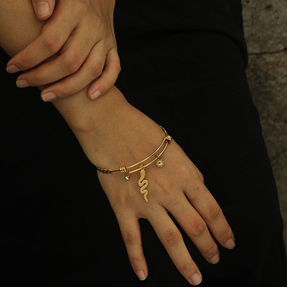 CATALINA Or : Bracelet avec Charms Serpent, Symbole Solaire et Zircons (CZ)