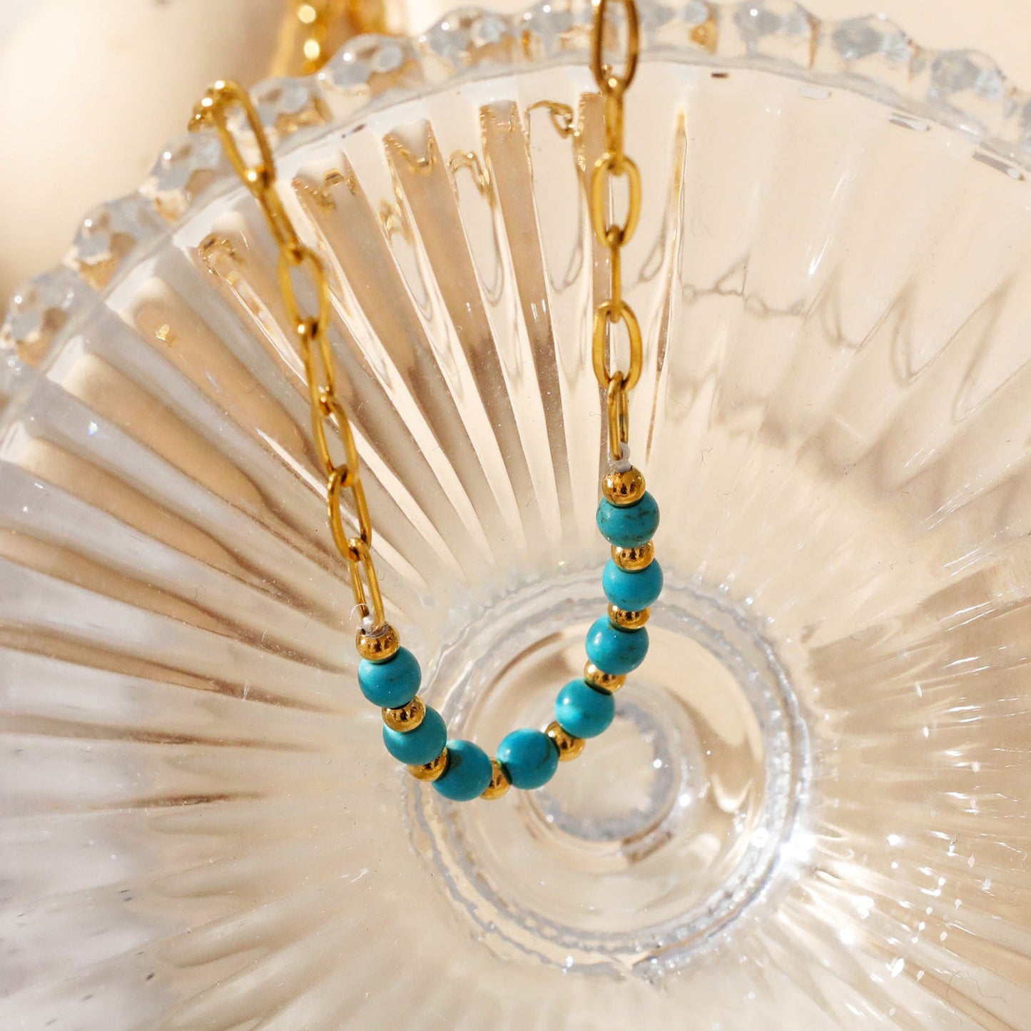 LIZBOA : Collier combiné avec chaîne à trombones et pierres CHALCHITE