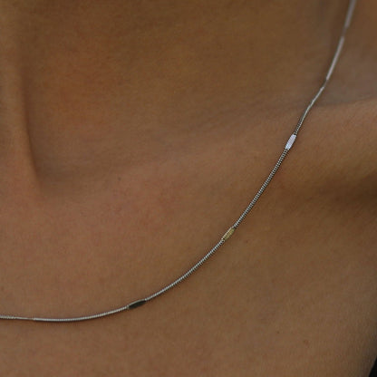 SVETA : Collier en argent, fin et minimaliste