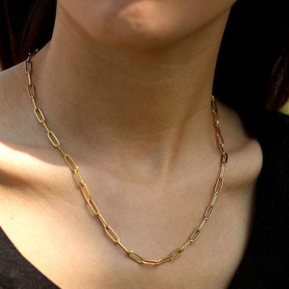 DALIA : Collier essentiel en maillons trombone dorés