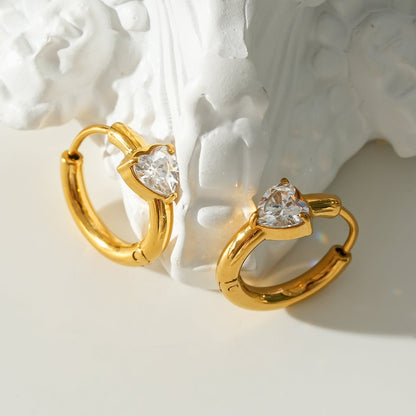 Style PELLA Or : Mini-créoles en or avec moissanite en forme de cœur