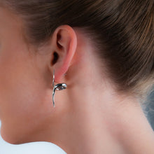 PORTNA Argent (Or Blanc) : Boucles d'oreilles sculpturales serpent courbé