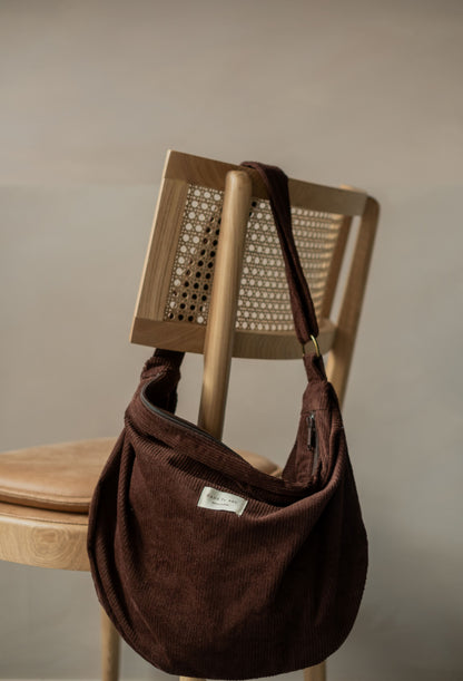 Sac croissant en velours côtelé | Bandoulière réglable