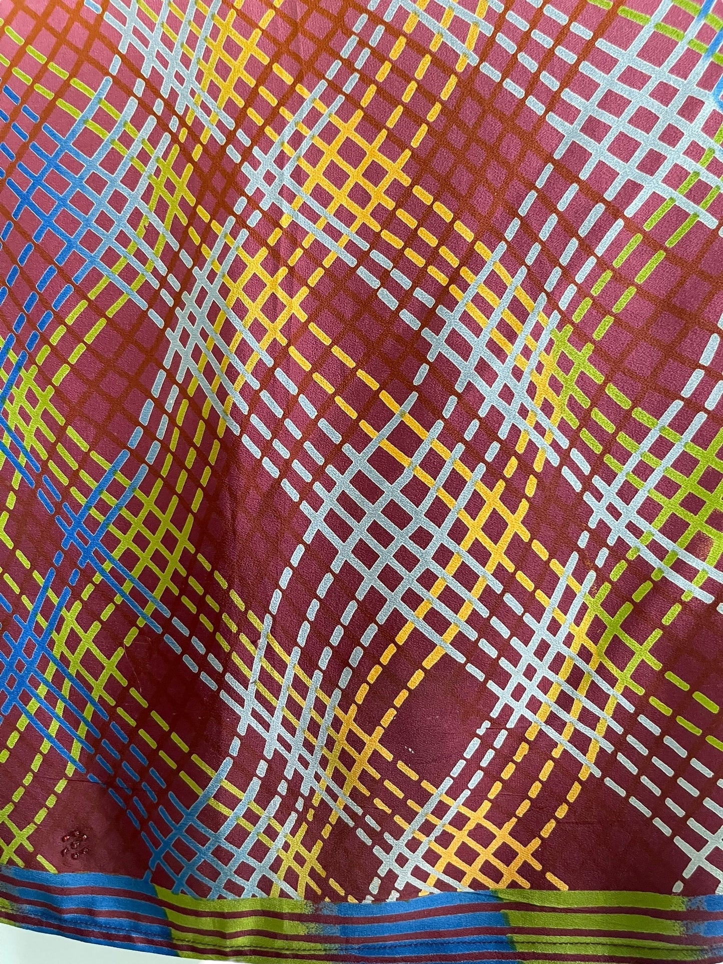 PRC6995 Poncho capelette pur soie Avatar