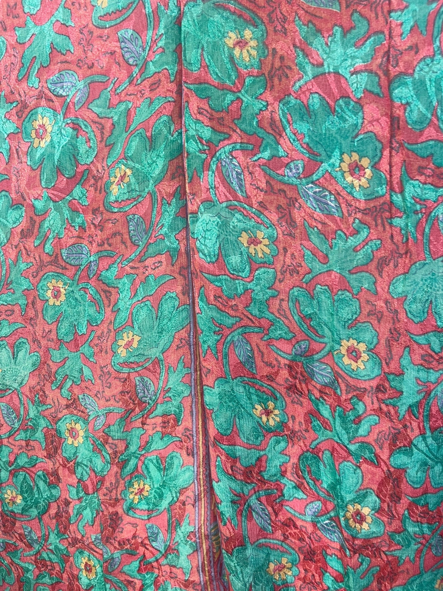 PRC6875 Cardigan en pure soie Avatar