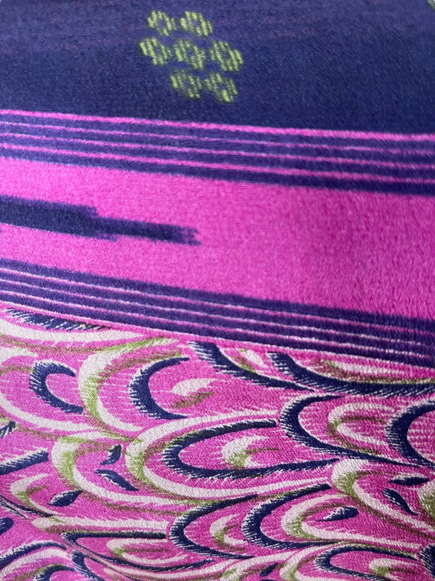 PRC6191 Haut fendu en pure soie Avatar