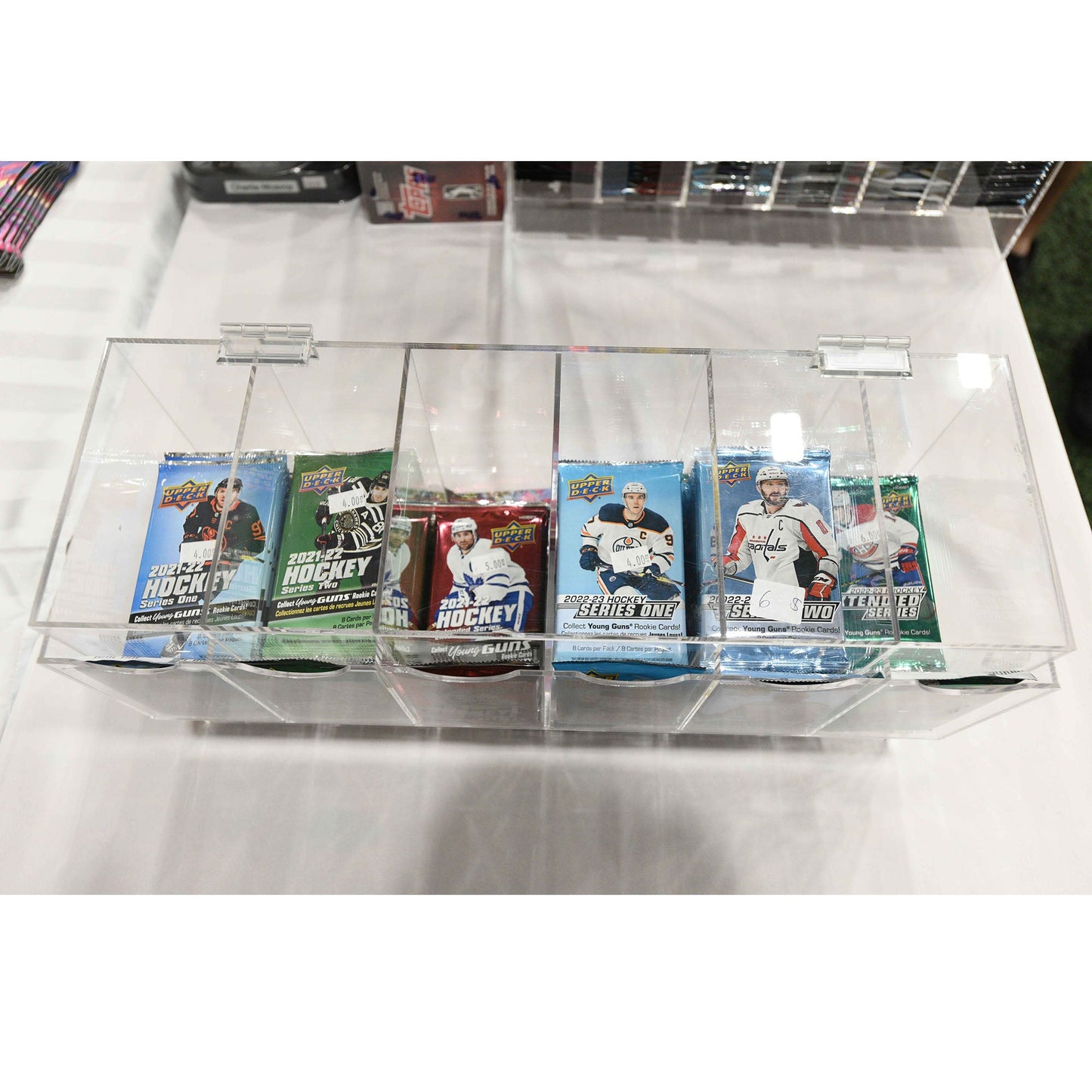 Distributeur de Présentoirs Acryliques EVORETRO 6 emplacements pour Paquets Boosters Pokémon - 4 Paquets