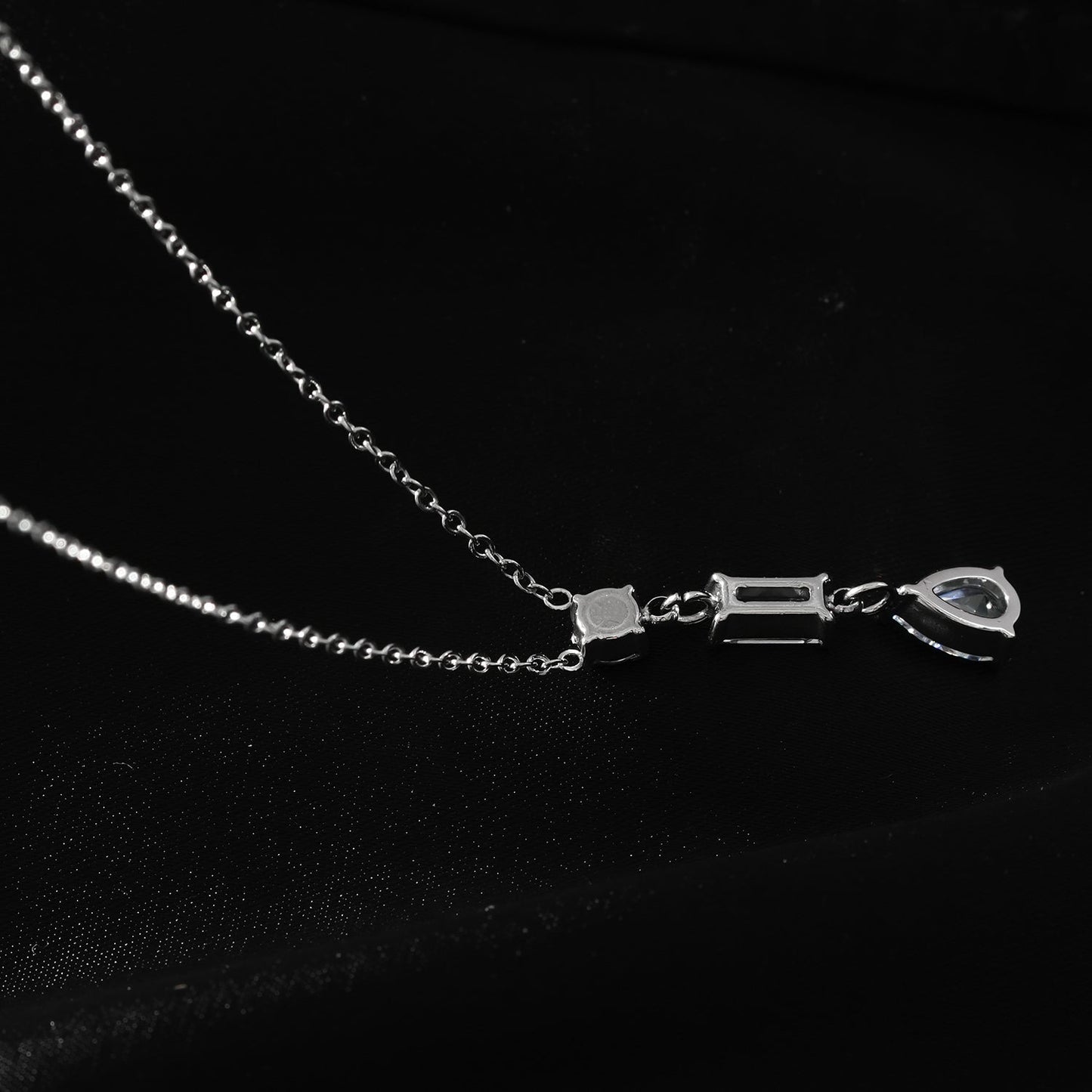Collier chaîne avec pendentif Style ROCHINA Argent : un trio de breloques en oxyde de zirconium