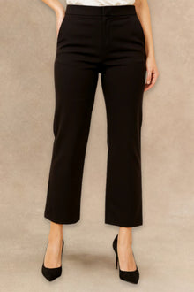 Pantalon Romy noir taillé, coupe courte, devant épuré, coupe droite slim