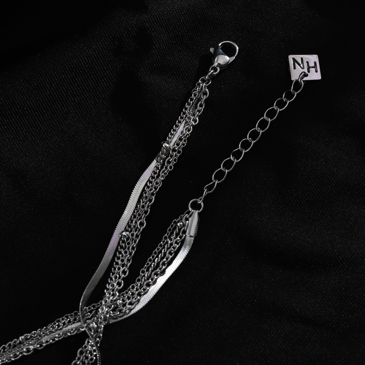 Collier multi-rangs SABRINA à quatre couches en argent