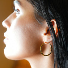 SAOREI: Boucles d'oreilles créoles à double perle
