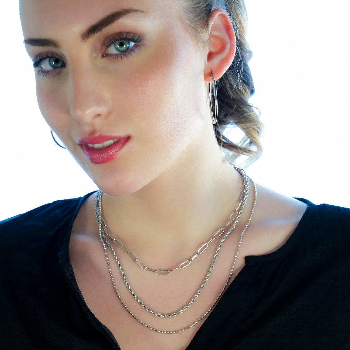 SELENE : Collier triple couche en chaîne mélangée en or blanc rhodié