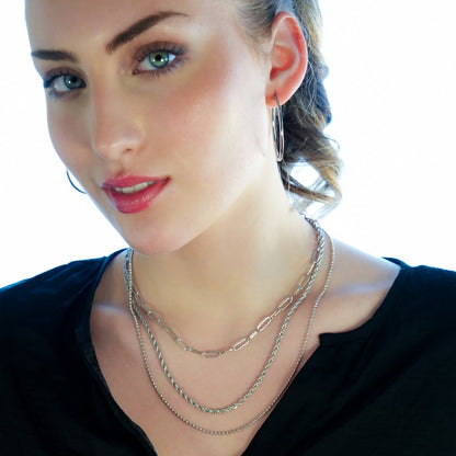 SELENE : Collier triple couche en chaîne mélangée en or blanc rhodié