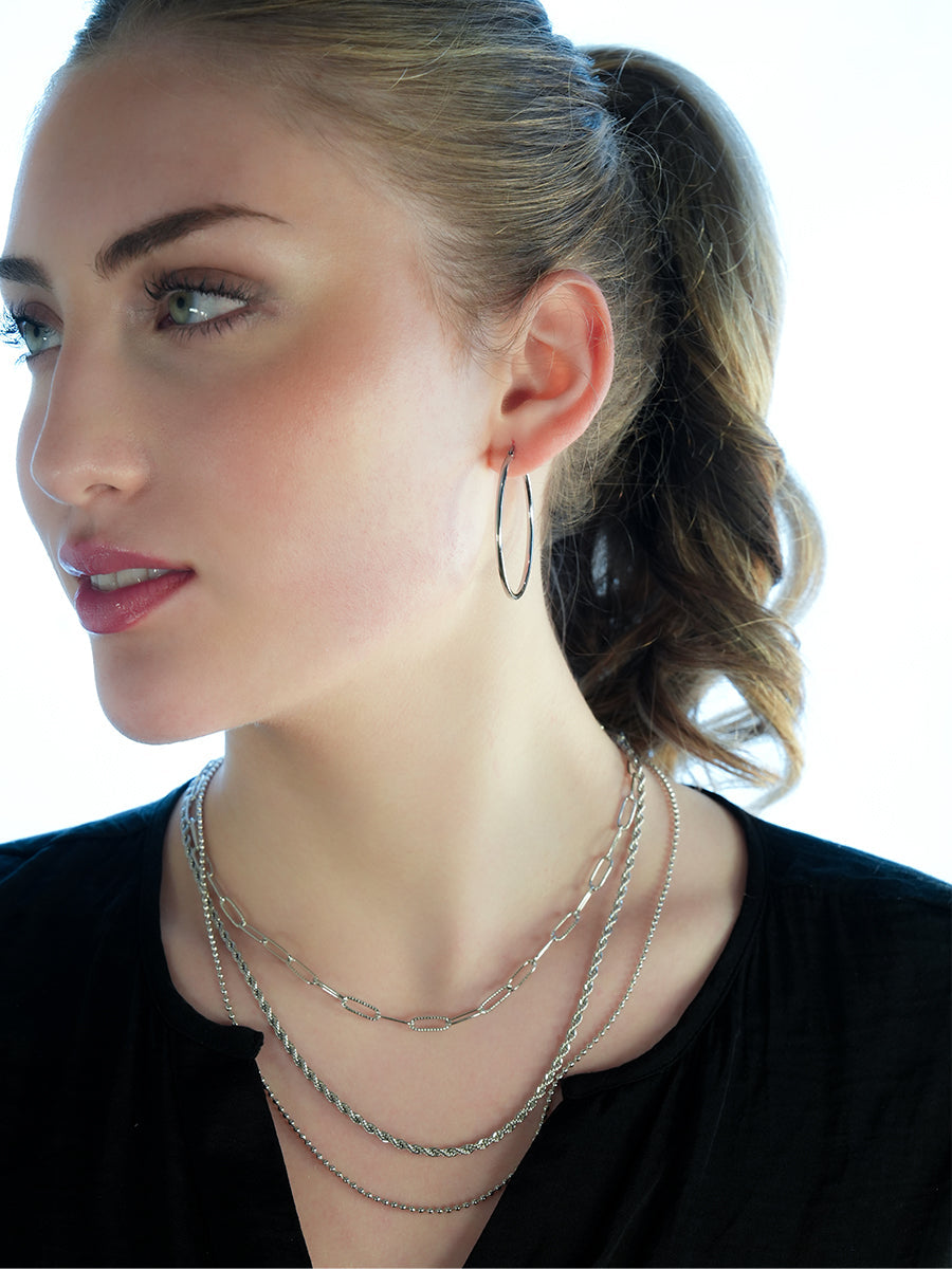 SELENE : Collier triple couche en chaîne mélangée en or blanc rhodié