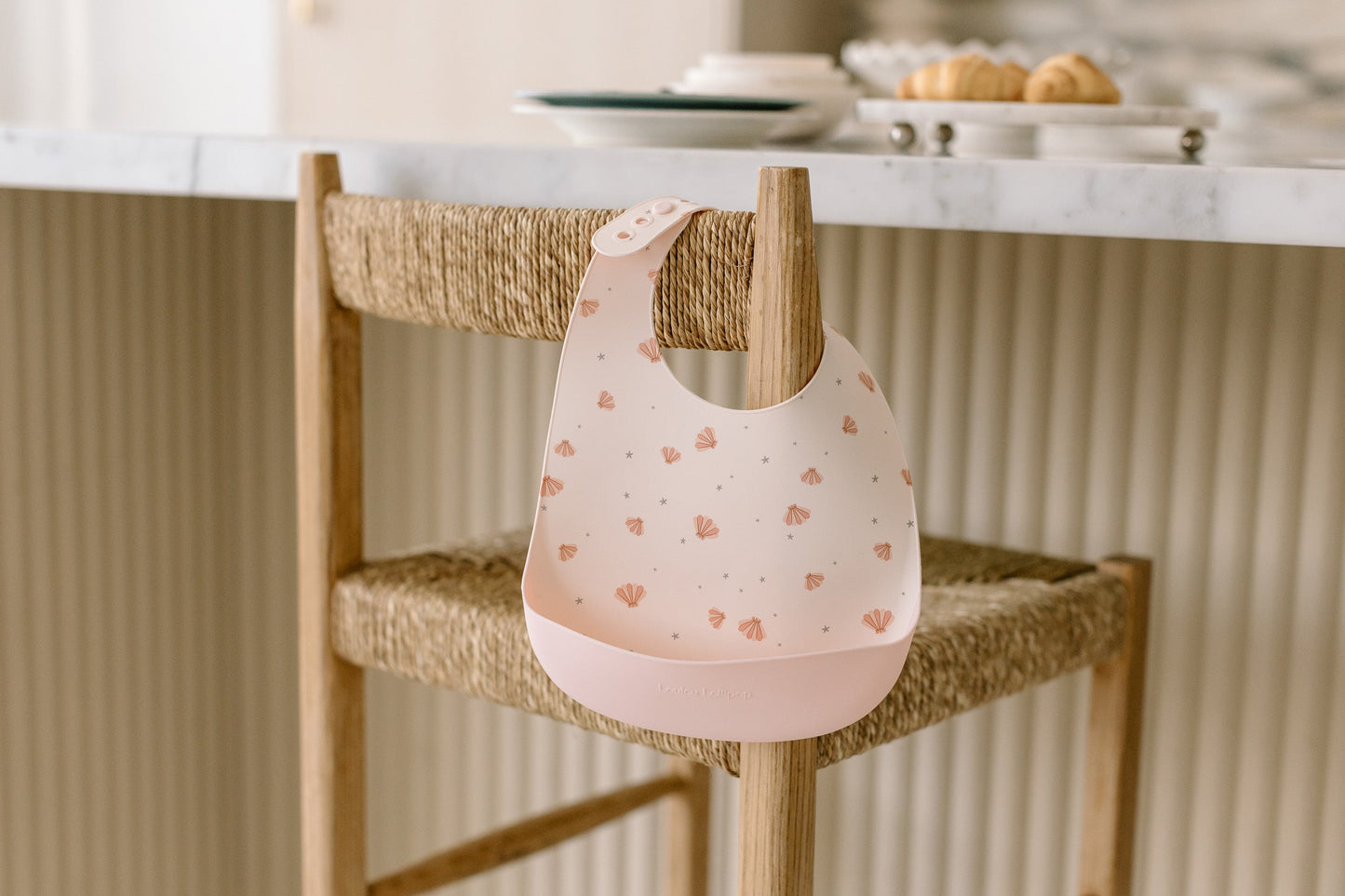 Silicone Bib Printed - Pink Seashells