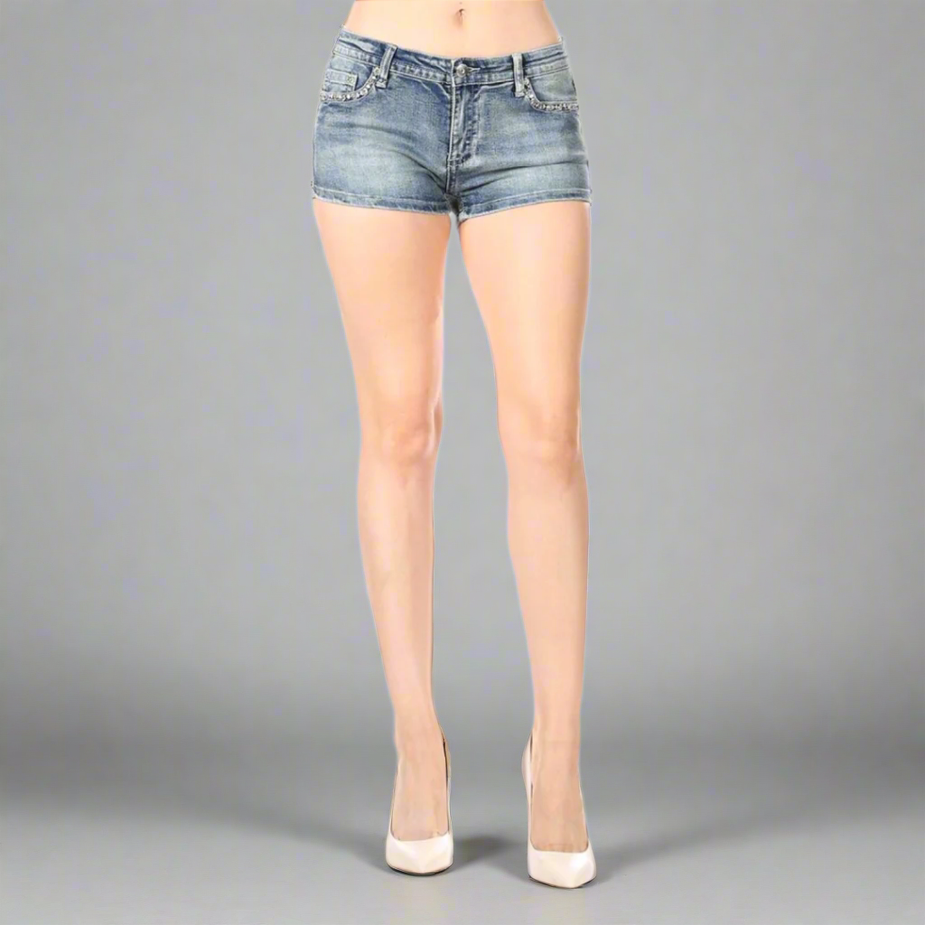 Shorts en jean Bus Stop ornés de strass et d'ailes d'ange pour femme