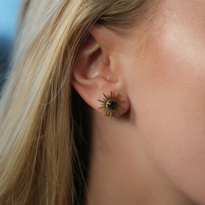 SOLE BLACK : Boucles d'oreilles clous en pierre naturelle symbole soleil
