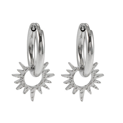 Créoles d'inspiration vintage en or blanc SONNE (ton argenté) avec breloques étoiles texturées