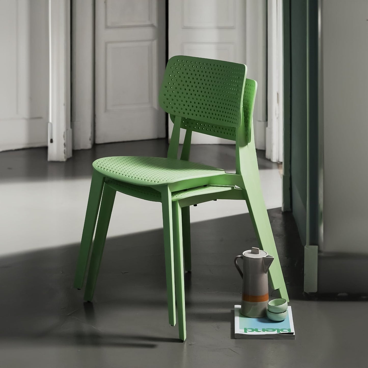 Chaise perforée Stellar<br> Utilisation intérieure et extérieure