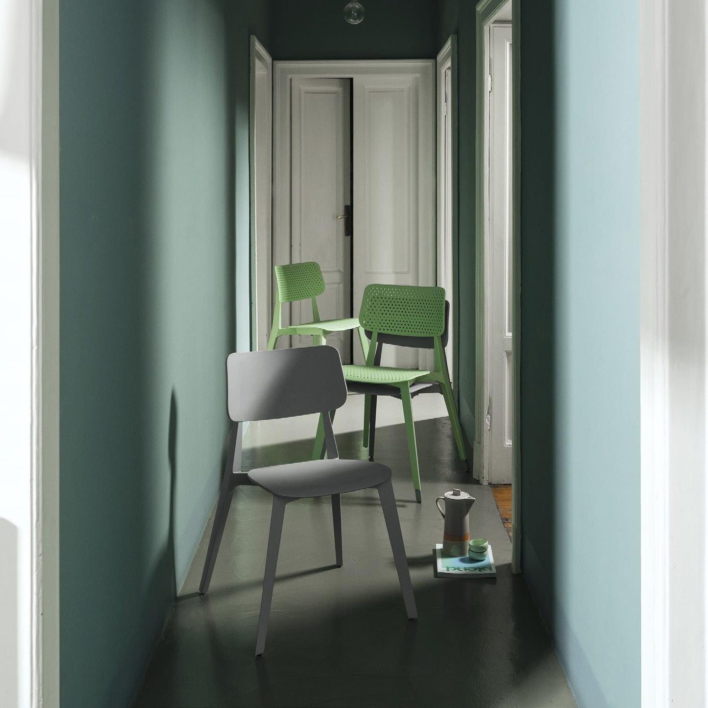 Chaise perforée Stellar<br> Utilisation intérieure et extérieure