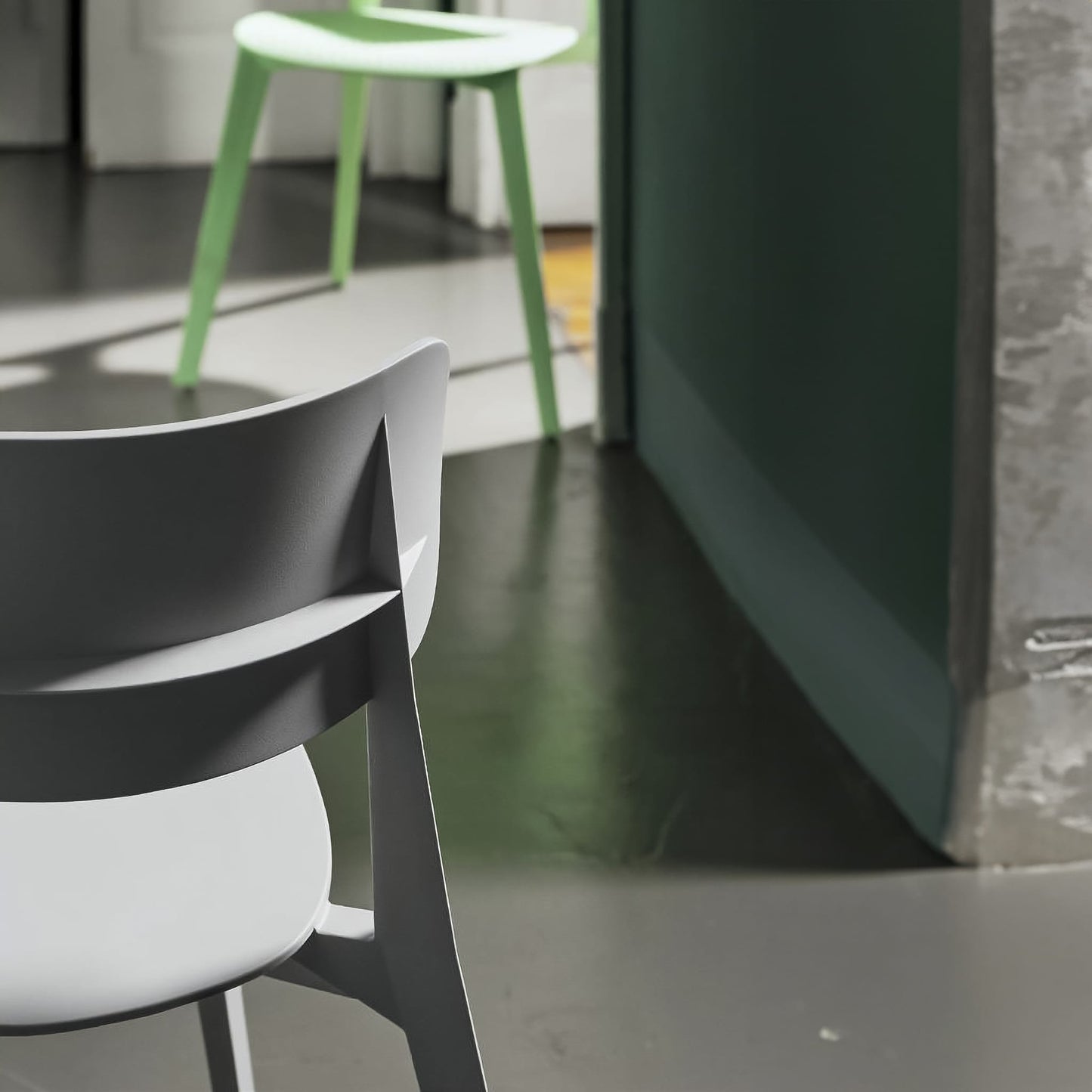 Chaise perforée Stellar<br> Utilisation intérieure et extérieure