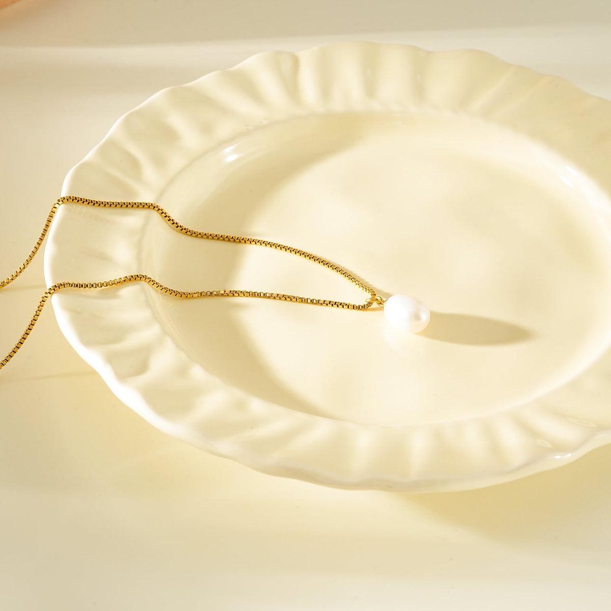 SZILVIA Gold: Minimalist Chic - Mini Box Chain Necklace with Freshwater Pearl Charm