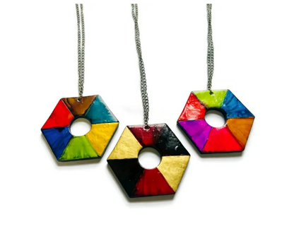 Collier pendentif grand hexagone fait main