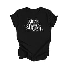 Elle est forte - T-shirt à citation positive, T-shirt inspirant, T-shirt de motivation, T-shirts Girl Power, T-shirt d'autonomisation des femmes, Cadeau pour elle - Inspired X