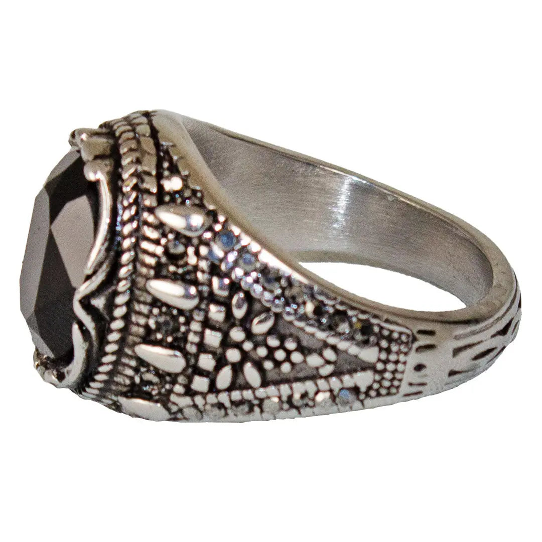 Bague SteelTime pour homme en acier inoxydable gothique avec diamant noir simulé