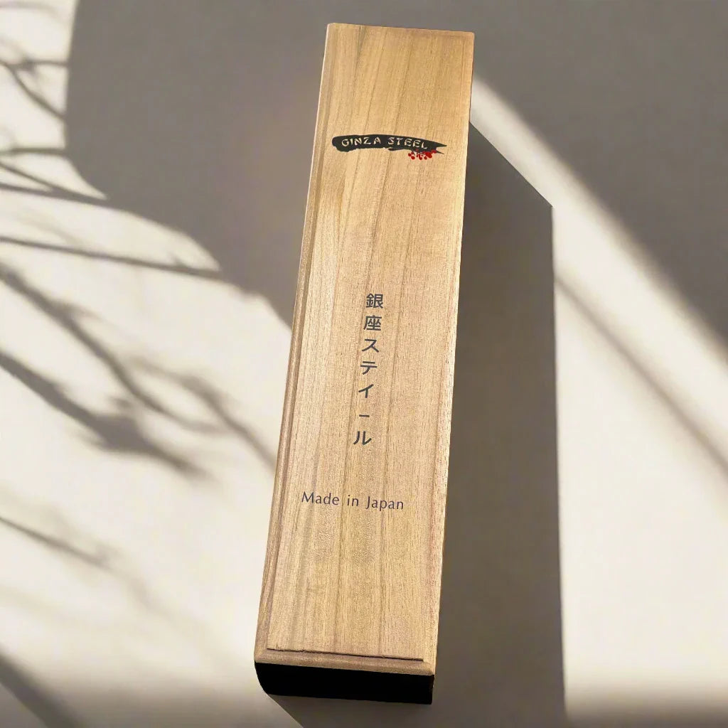 HAYAMI 180 - VG10 - Couteau Santoku en acier Damas 33 couches 180 mm