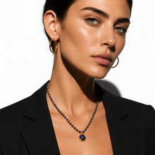 TANISHIA : Collier pendentif en perles de lapis-lazuli naturel et infusé d'or