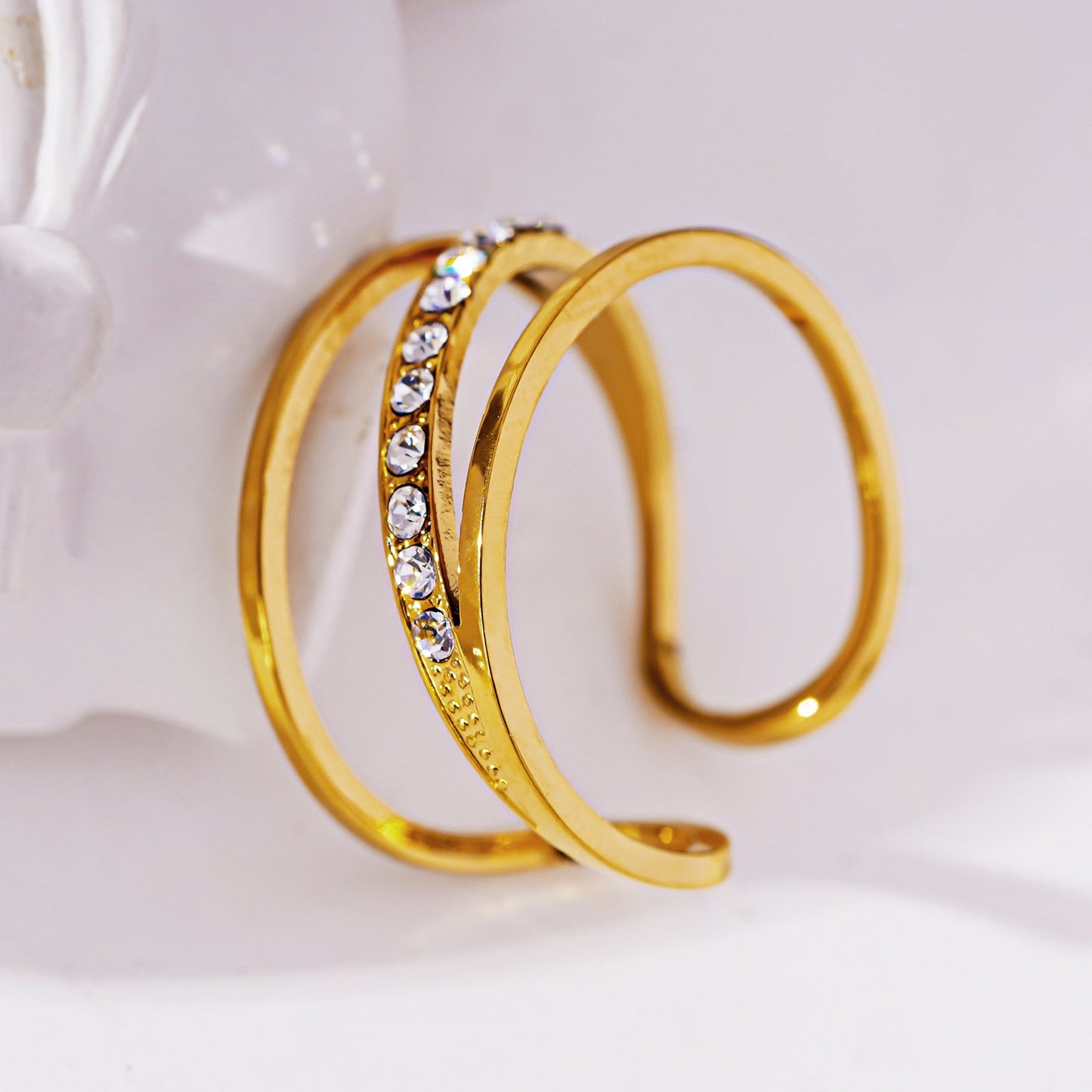 Modèle URDUJA : Bague multi-superposée incrustée de zircone