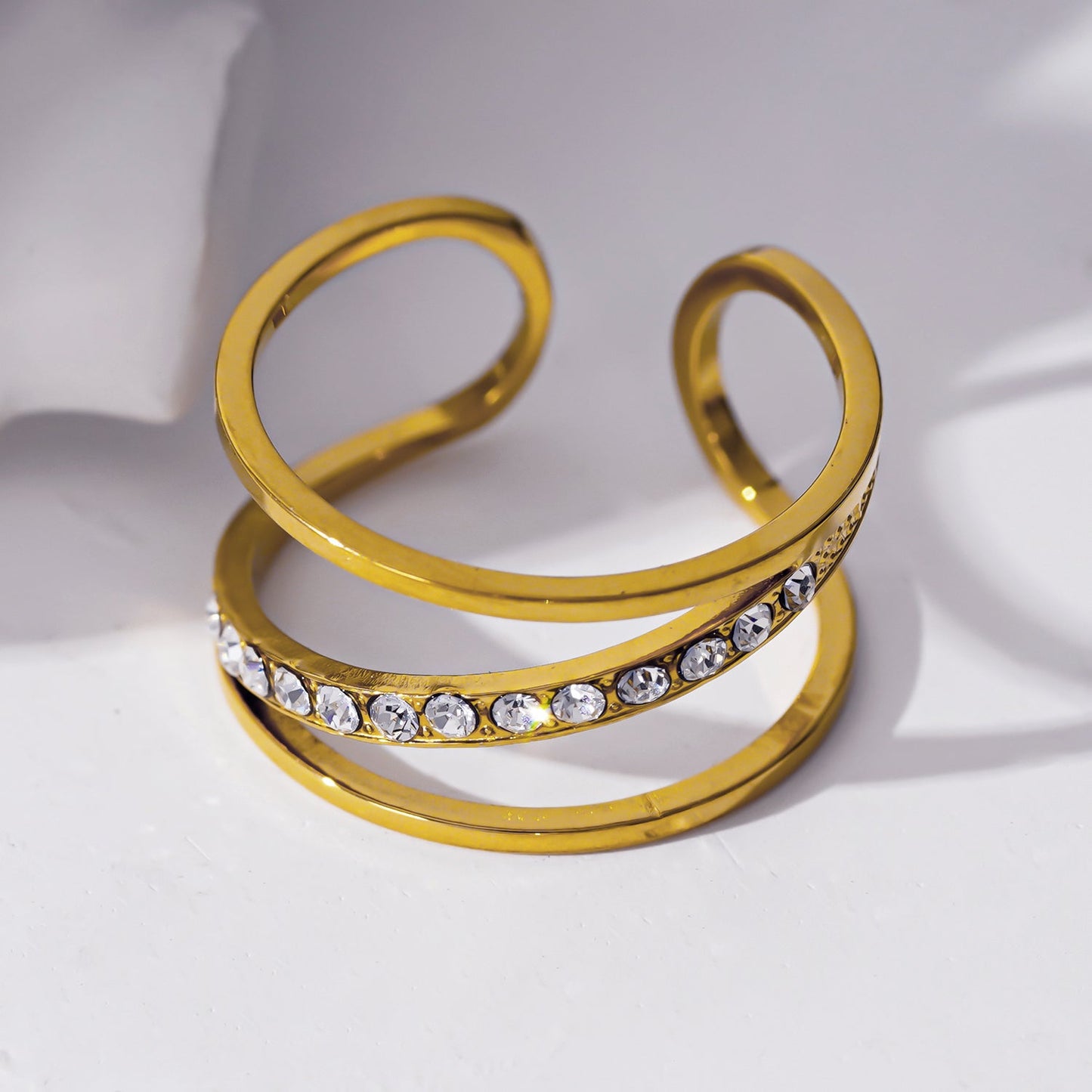 Modèle URDUJA : Bague multi-superposée incrustée de zircone