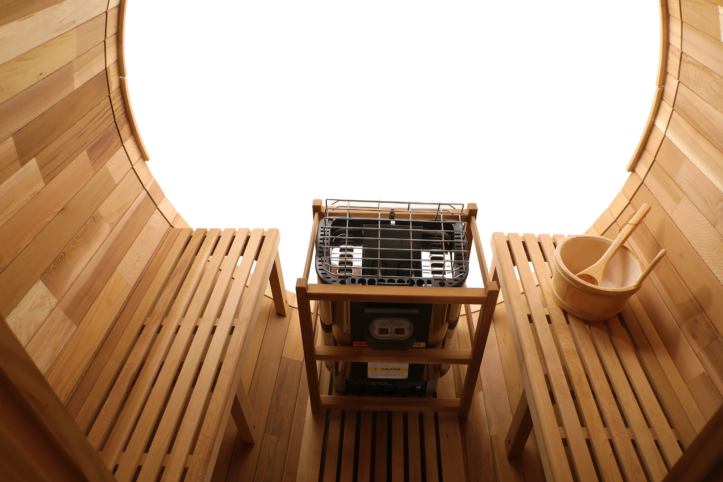 Blisspod | Prague | Sauna tonneau d'extérieur en cèdre rouge canadien à vapeur, 2-4 / 4-6 personnes avec fond entièrement vitré et 2 sièges de porche avant