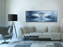 Décor mural animaux sauvages - Cygnes s'embrassant - Toile imprimée