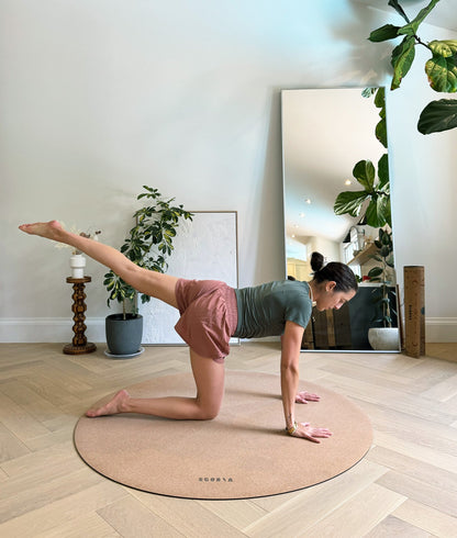 Tapis de yoga rond essentiel en liège | Multi-usage | 134 cm de diamètre