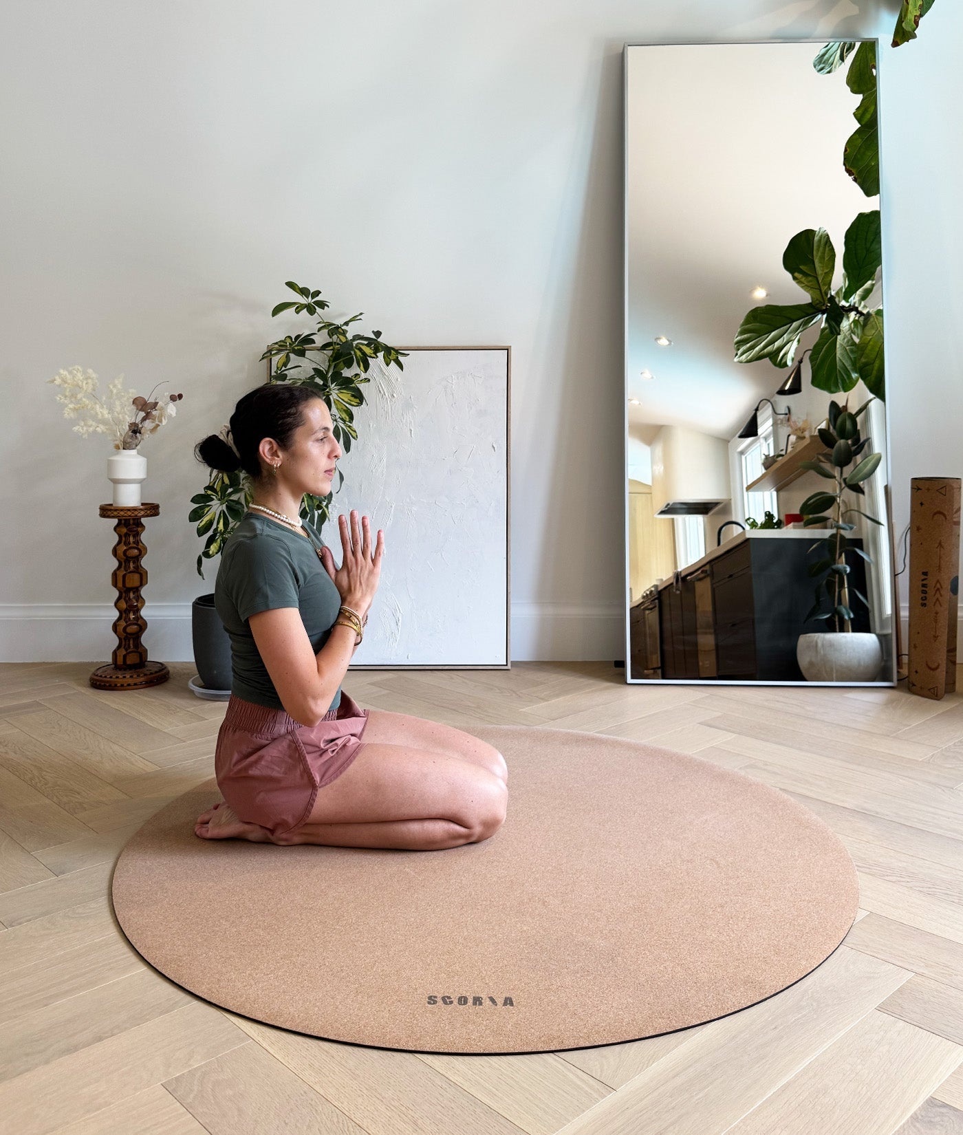 Tapis de yoga rond essentiel en liège | Multi-usage | 134 cm de diamètre