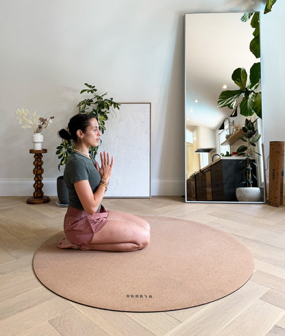 Tapis de yoga rond essentiel en liège | Multi-usage | 134 cm de diamètre