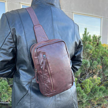 Sacoche de poitrine et sac à dos en cuir MET