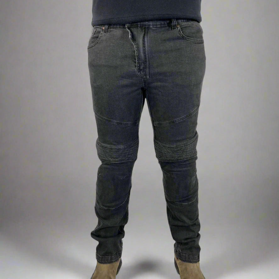 Jean de moto blindé pour homme. Jean en denim avec armure de genoux et de hanches certifiée CE.