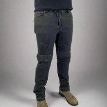Jean de moto blindé pour homme. Jean en denim avec armure de genoux et de hanches certifiée CE.
