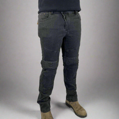 Jean de moto blindé pour homme. Jean en denim avec armure de genoux et de hanches certifiée CE.