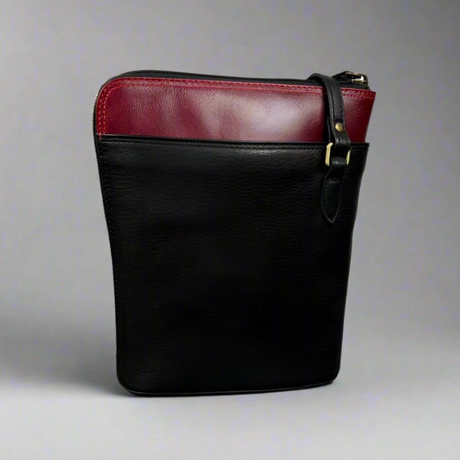 Sac bandoulière réglable Derek Alexander avec compartiment principal à large fermeture éclair