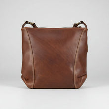 Sac bandoulière en cuir pleine fleur Rugged Earth. Sac hobo minimaliste et simple aux coutures symétriques